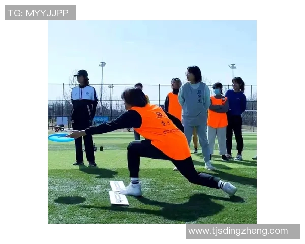 飞盘运动的魅力与挑战上海飞盘队展现团结与拼搏精神 飞盘运动的魅力与挑战上海飞盘队展现团结与拼搏精神
