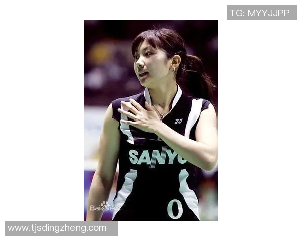 谁是那位倾心于足球明星的神秘爱人揭秘情感背后的故事 谁是那位倾心于足球明星的神秘爱人揭秘情感背后的故事