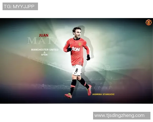 长发足球明星男生的魅力瞬间与风采展示，尽显运动与时尚的完美结合